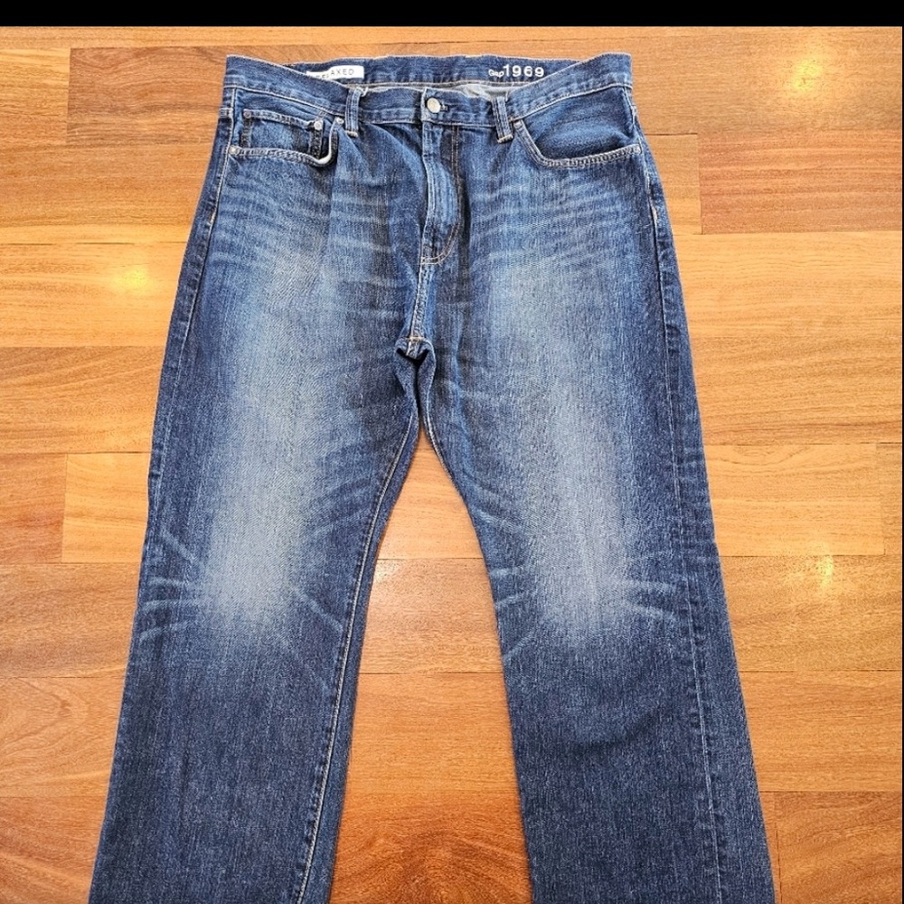 Gap 1969 Jeans Relaxed Fit Distressed Denim Mens 38x30 100% Cotton Med Wash